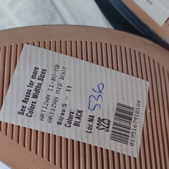 Lauren Ralph Lauren Suede Pull On Boot NWT - Picture 8 of 10